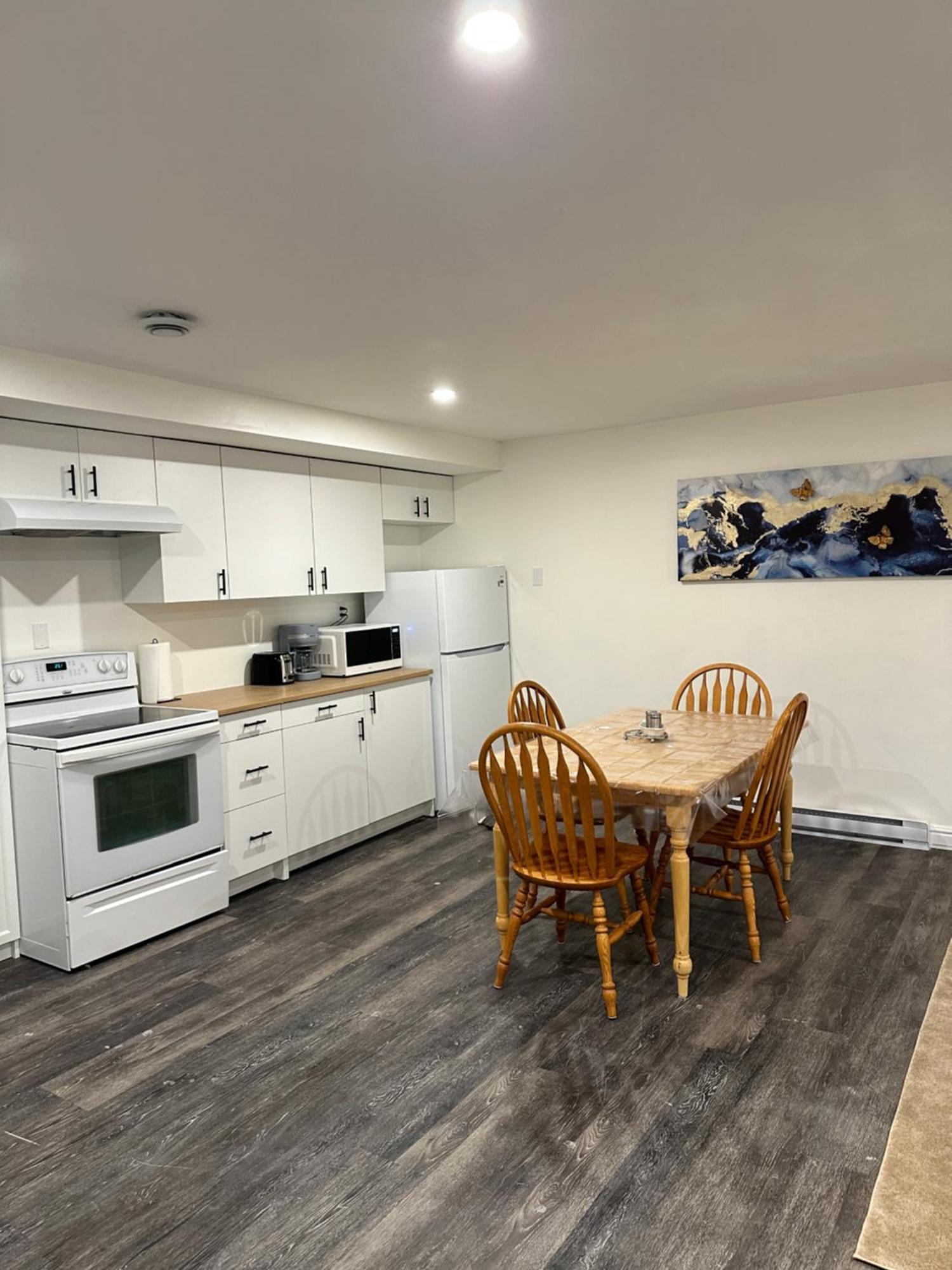 Central Halifax One Bedroom Apartment In Clayton Park Exterior foto